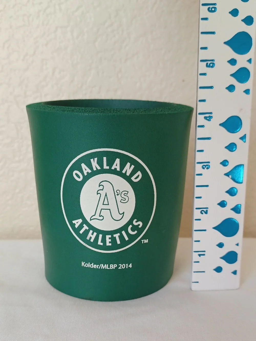 SET OF 2 Oakland Athletics Official Kolder Can Sleeve Koozies Neoprene MLBP 2014